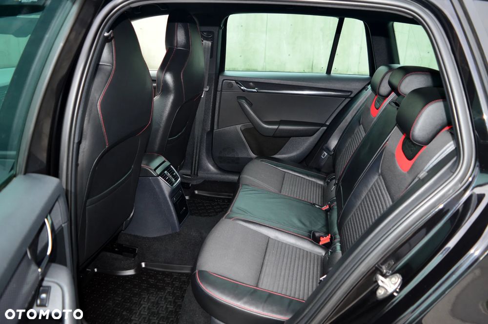 Skoda Octavia 2.0 TDI DSG RS - 11