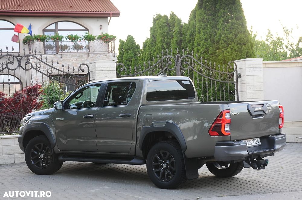 Toyota Hilux 2.8D 204CP 4x4 Double Cab AT Invincible Color Edition - 3