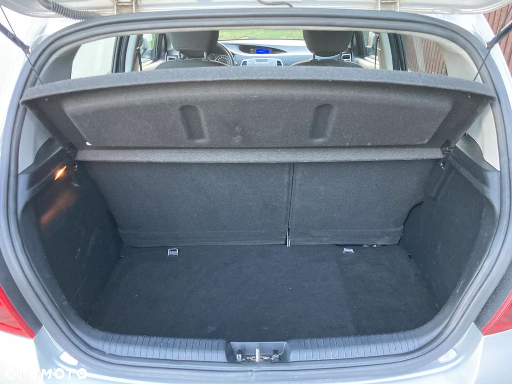 Hyundai i20 1.4 Automatik Comfort - 24