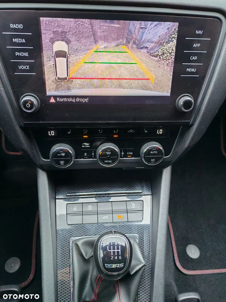 Skoda Octavia 2.0 TSI RS - 9