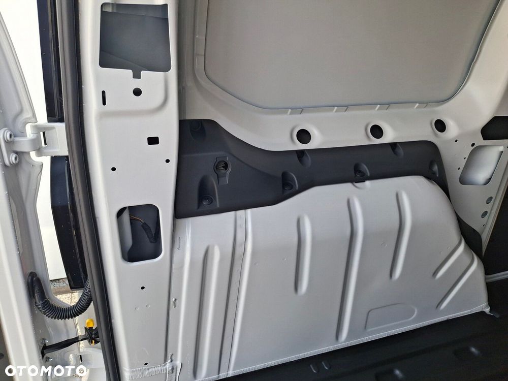 Volkswagen Caddy - 10