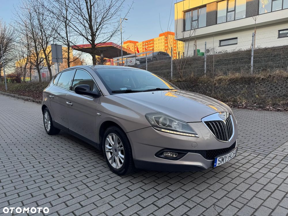 Lancia Delta 1.6 MultiJet 16v DFN6 Silver - 2