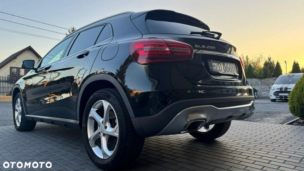 Mercedes-Benz GLA - 19