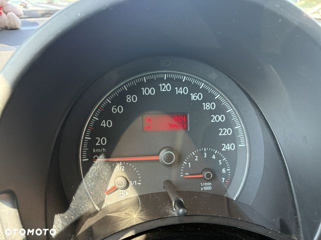 Volkswagen New Beetle 1.6 United - 10