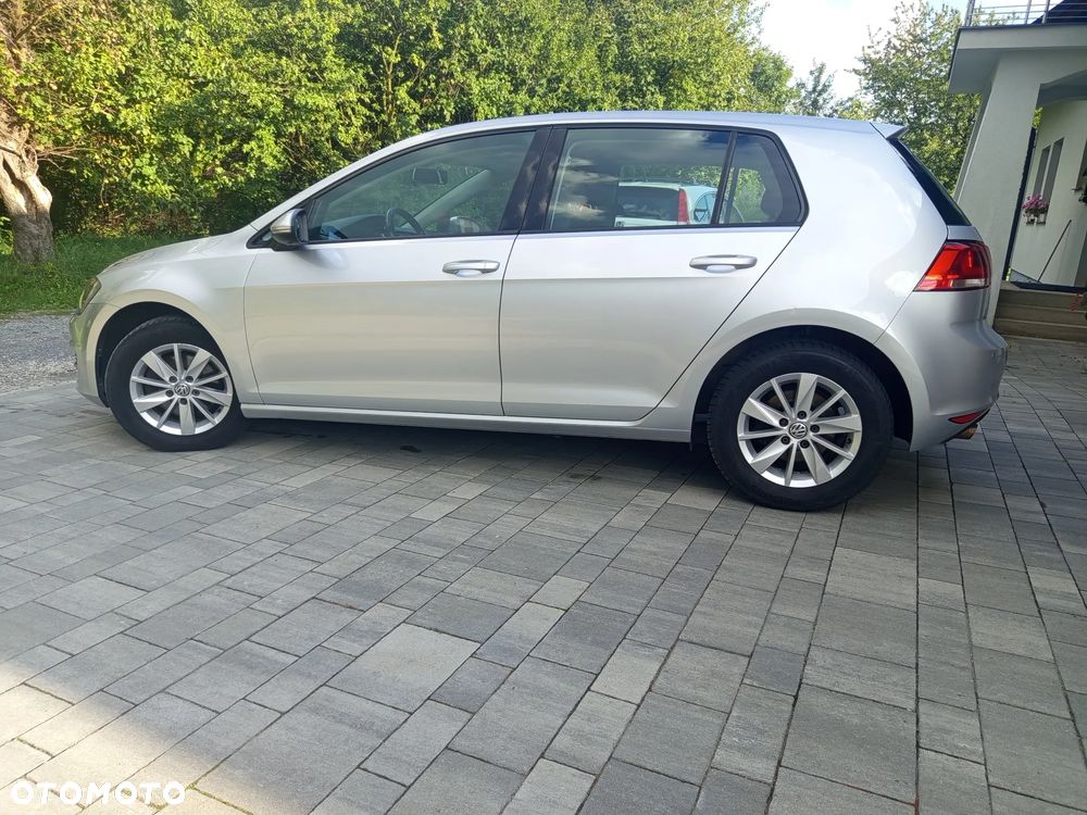 Volkswagen Golf - 6