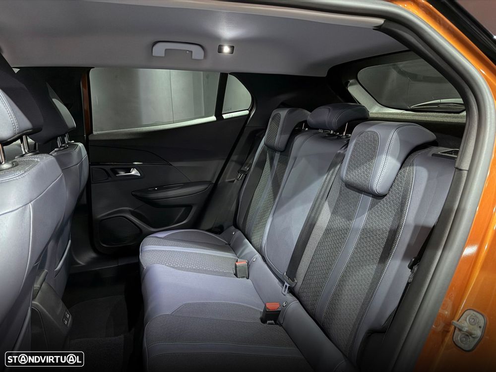 Peugeot 2008 1.2 PureTech Allure Pack - 31