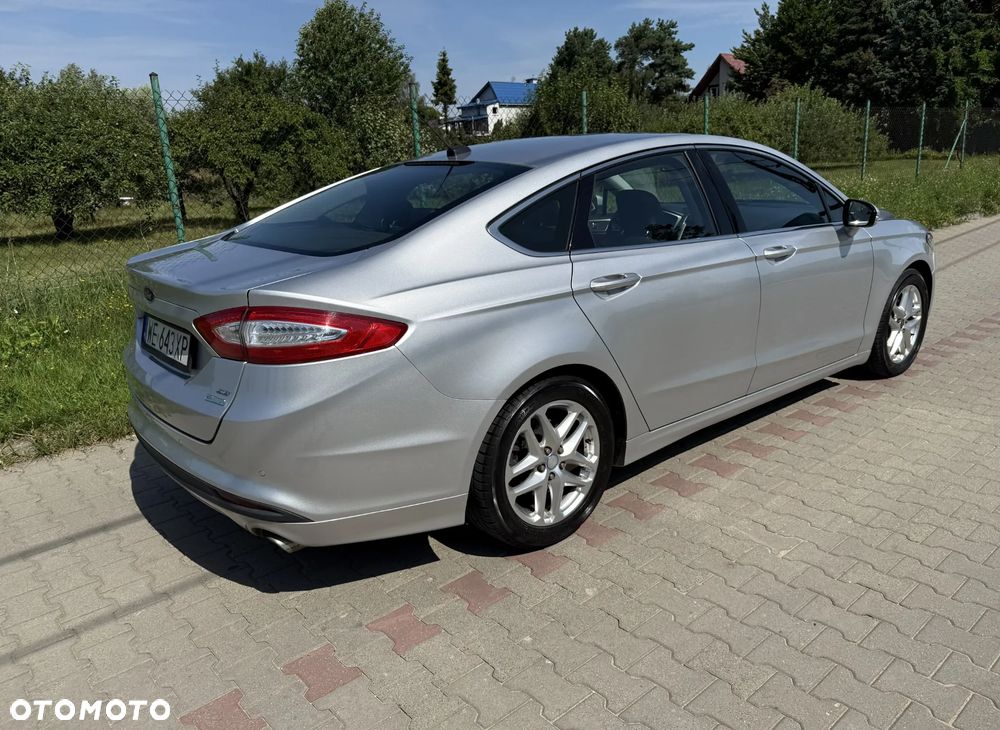 Ford Fusion - 8