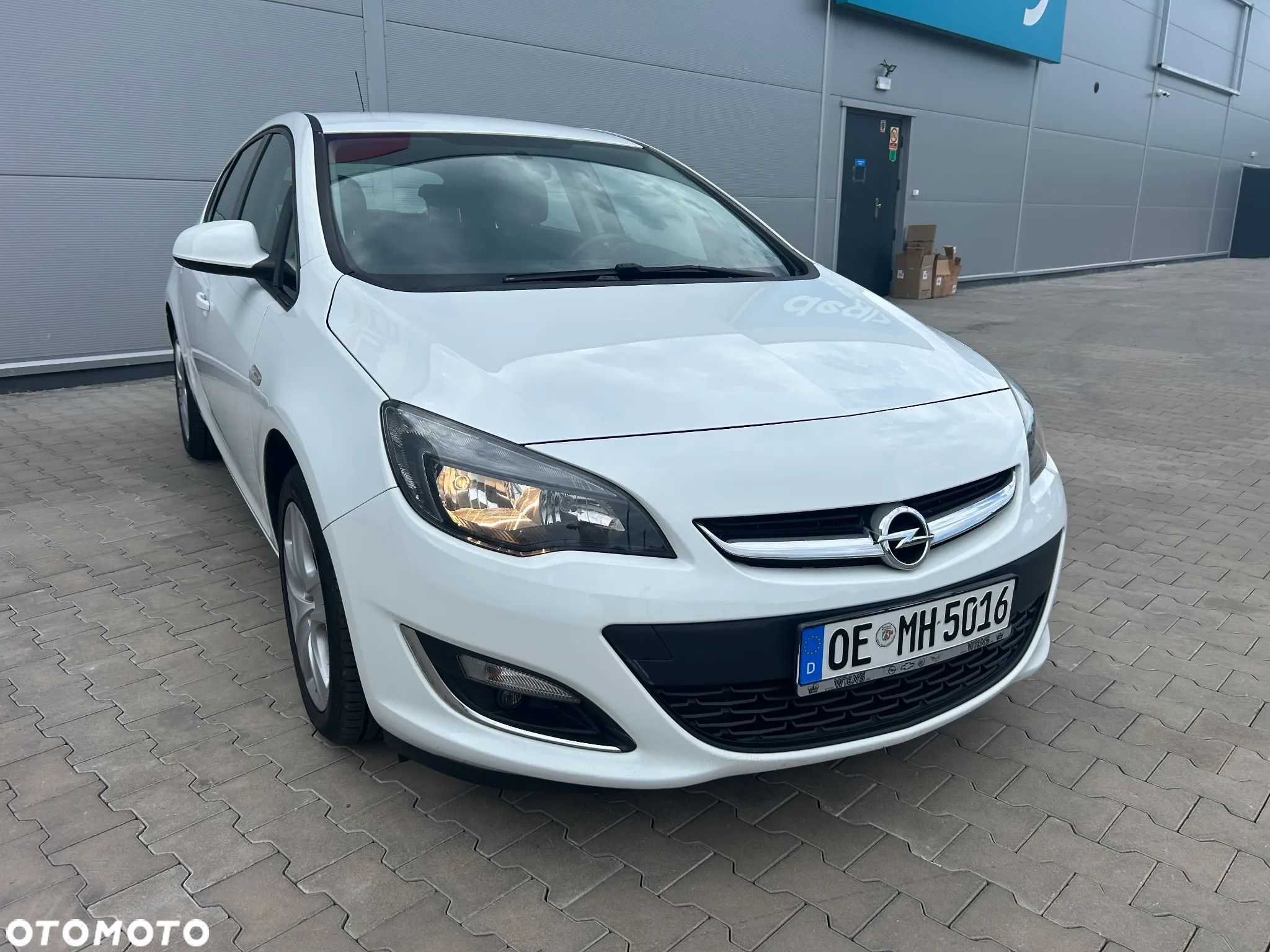 Opel Astra IV 1.4 Active - 1