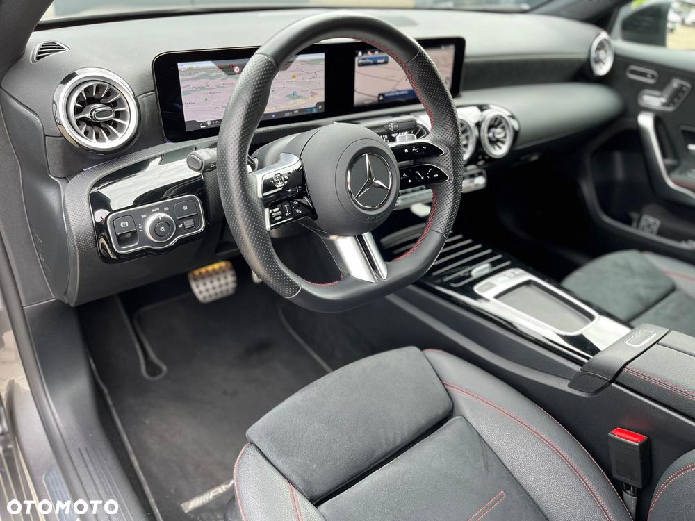 Mercedes-Benz Klasa A 220 4-Matic AMG Line 8G-DCT - 13