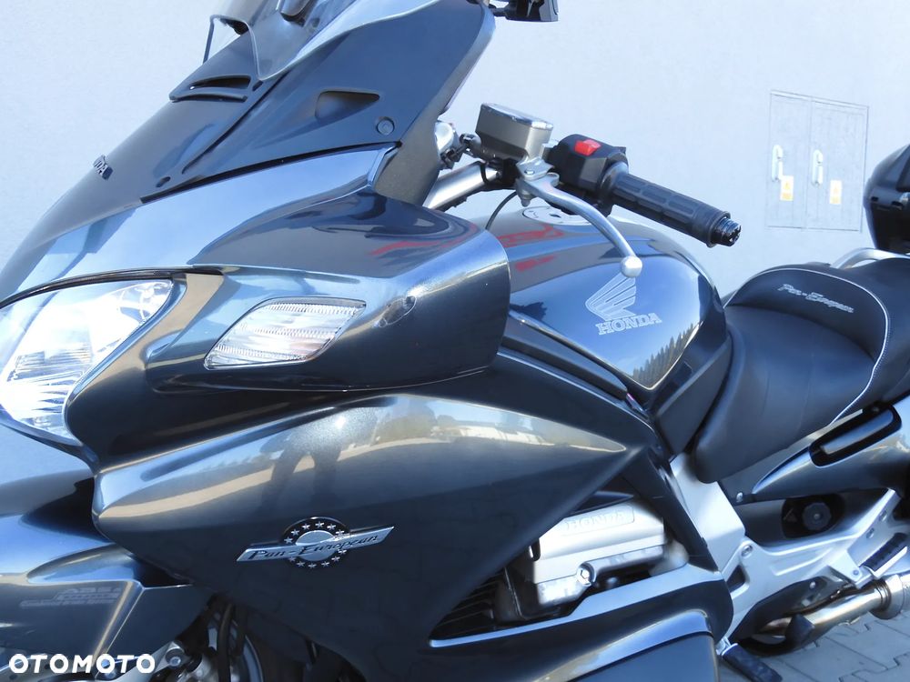 Honda ST - 26