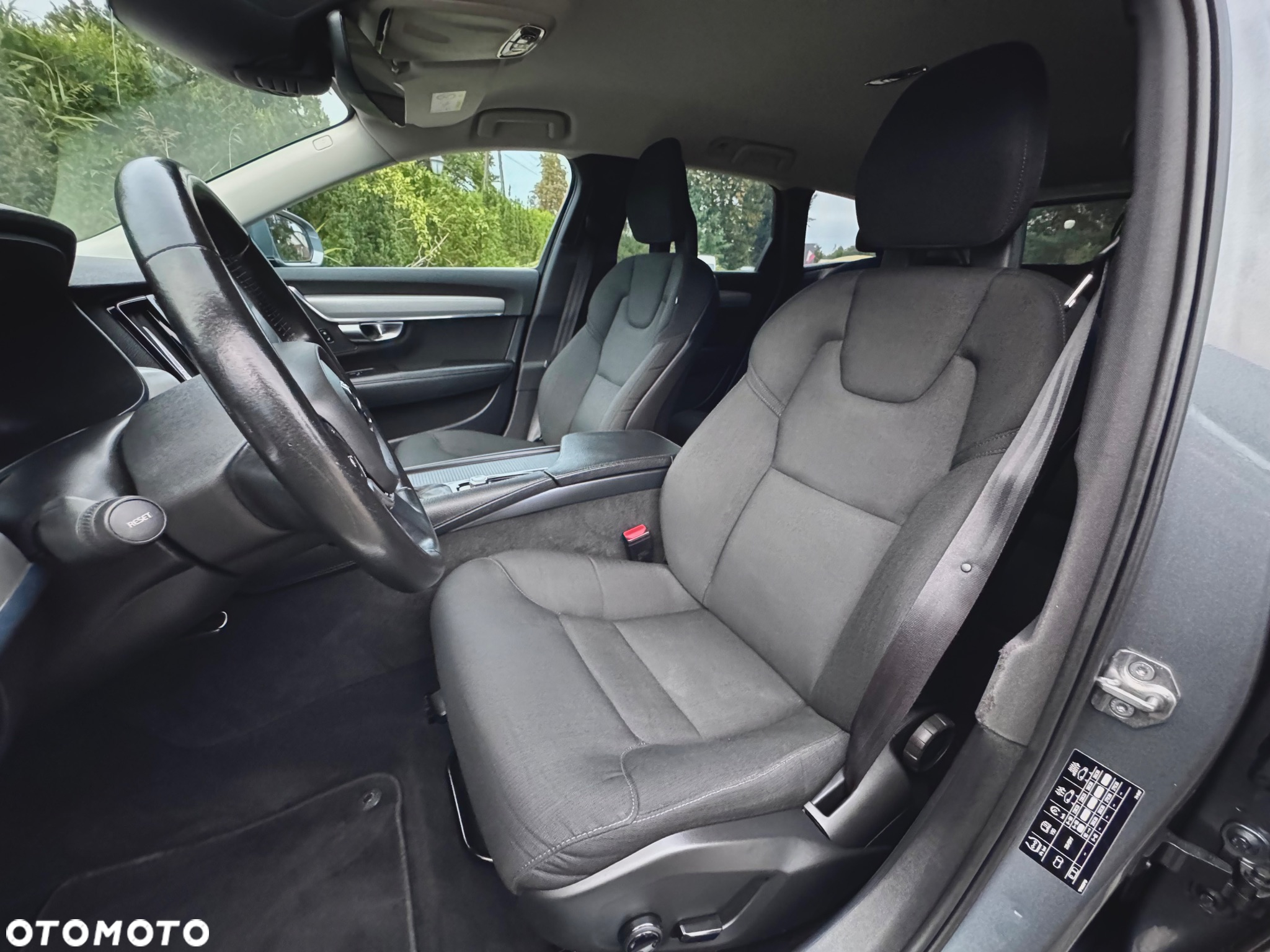 Volvo V90 D3 Geartronic Momentum Pro - 28