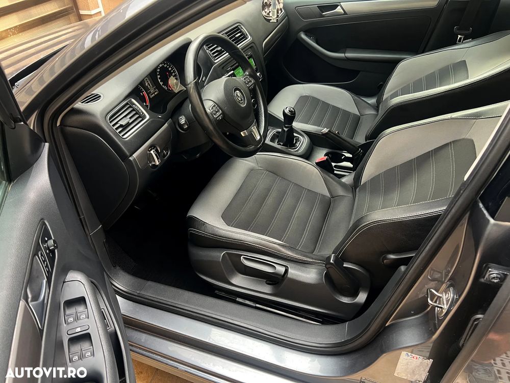 Volkswagen Jetta 1.6 TDI CR DPF Highline - 17