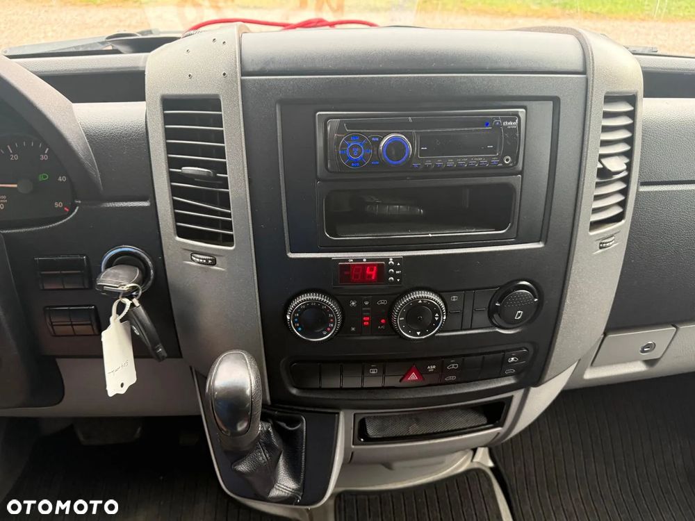Mercedes-Benz Sprinter - 19