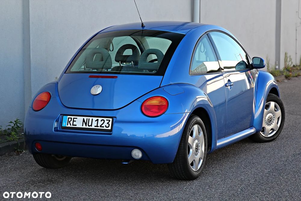 Volkswagen New Beetle - 12