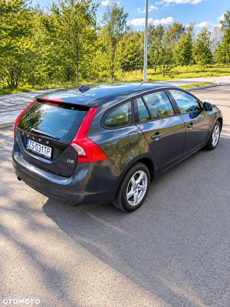 Volvo V60 D2 Summum - 3