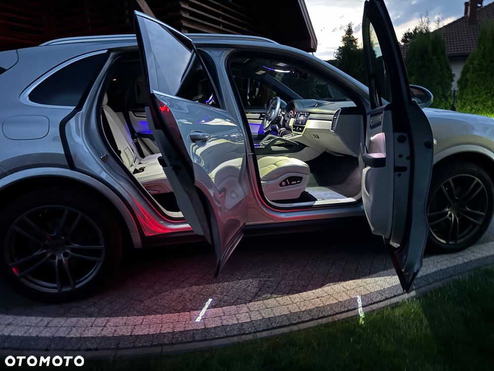 Porsche Cayenne S - 27