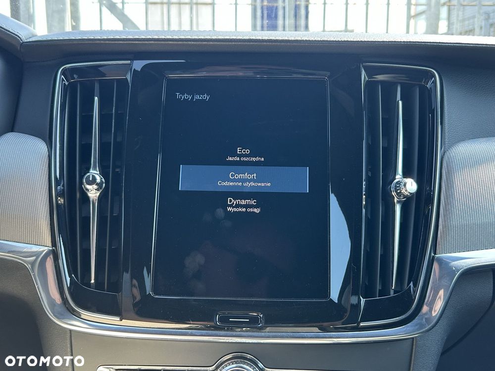 Volvo S90 - 17