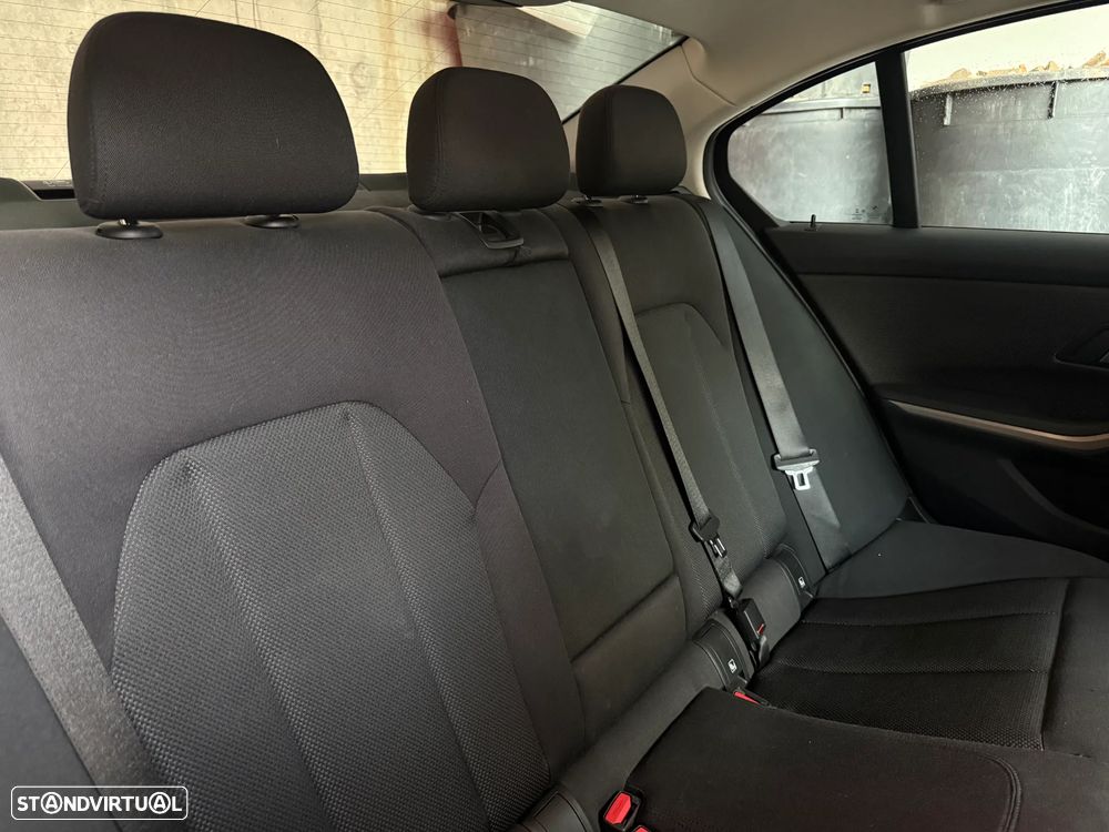 BMW 330 e Line Sport Auto - 19