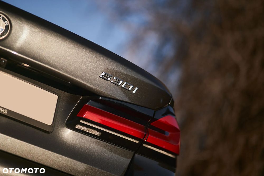 BMW Seria 5 530i xDrive M Sport Edition - 12