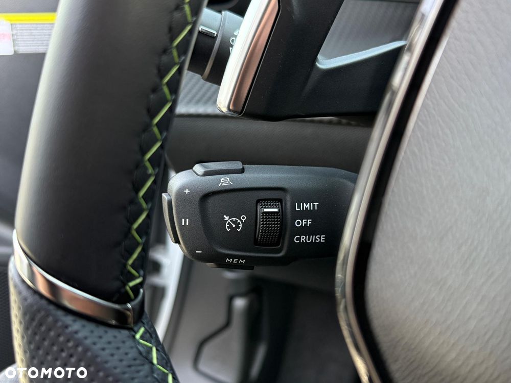 Peugeot 2008 1.2 PureTech GT S&S EAT8 - 37