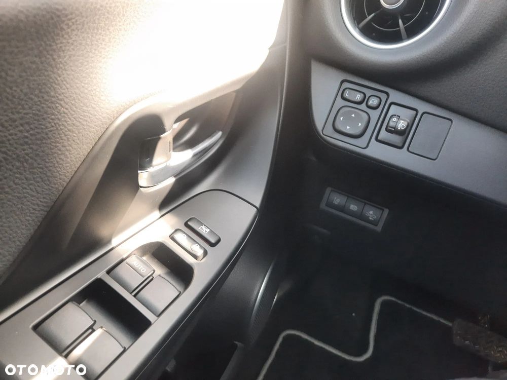 Toyota Yaris 1.5 20th Anniversary CVT - 12