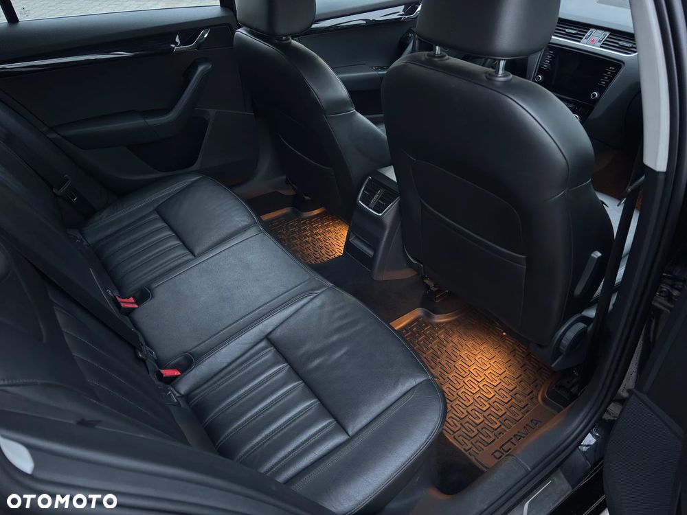 Skoda Octavia 2.0 TDI 4x4 Style DSG - 27