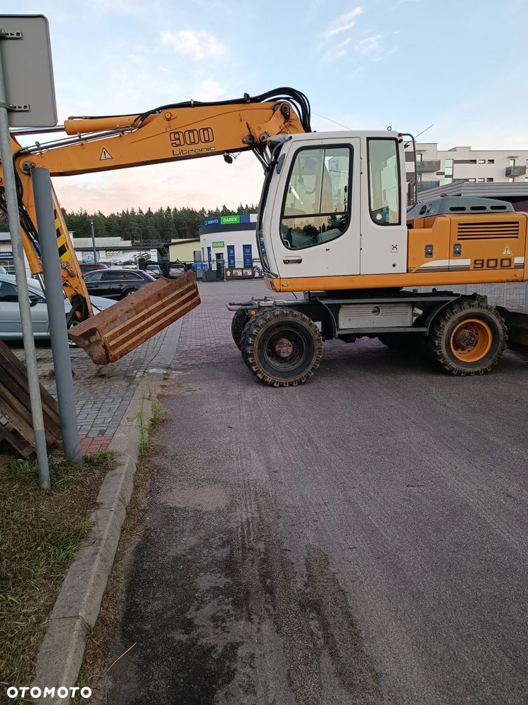 Liebherr A 900 C - 15