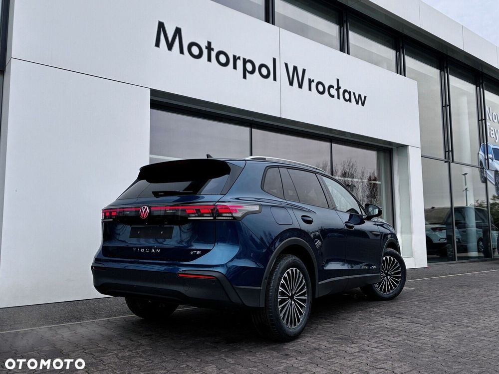 Volkswagen Tiguan - 11
