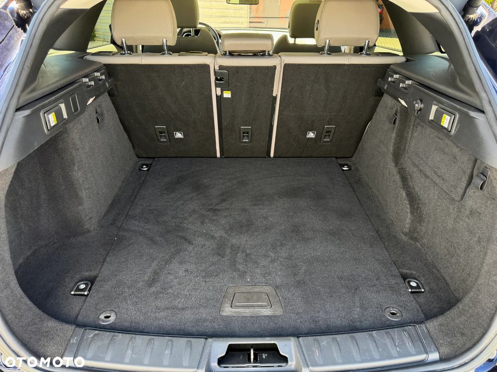 Jaguar F-Pace 25t AWD R-Sport - 39