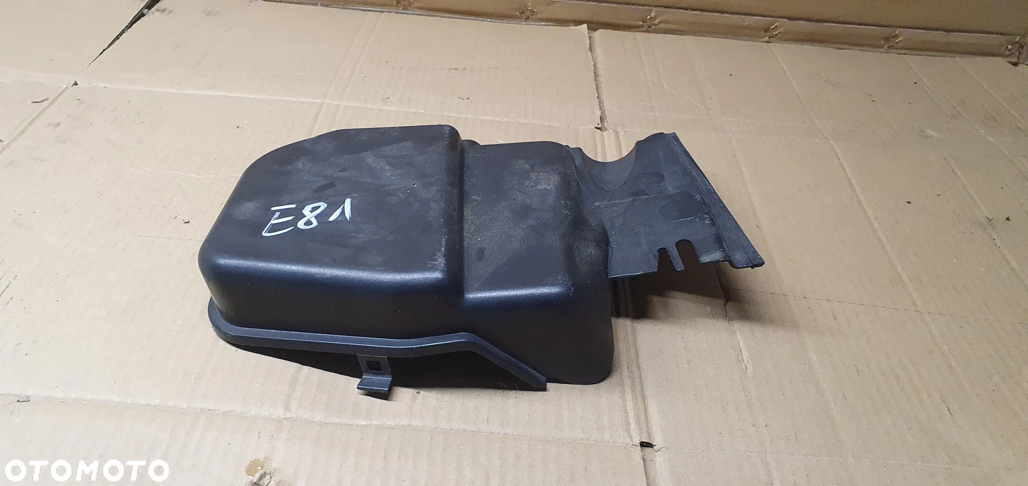 Osłona podszybia zaślepka kielicha prawa BMW 1 E81 E87 6925018 - 2