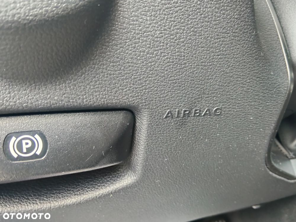 Mercedes-Benz Klasa E 220 CDI DPF BlueEFFICIENCY Automatik Avantgarde - 23