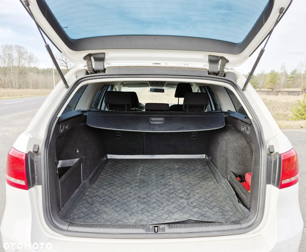 Volkswagen Passat - 9