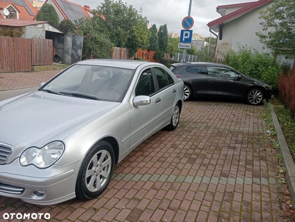Mercedes-Benz Klasa C 180 Kompressor Classic - 16