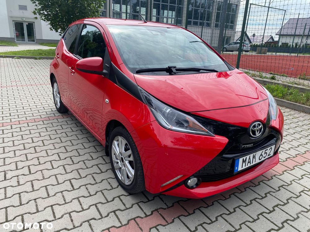Toyota Aygo x-play touch - 2