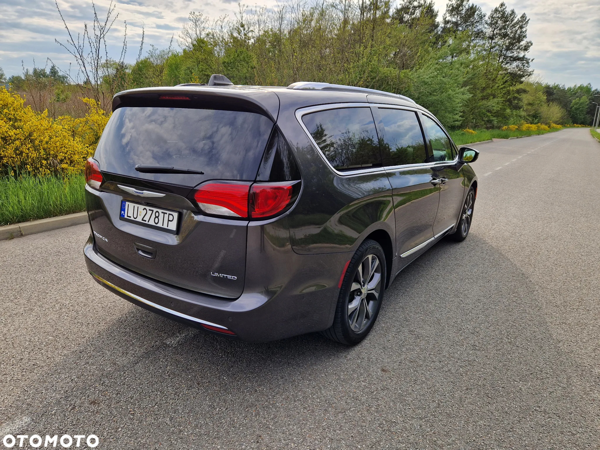 Chrysler Pacifica - 7