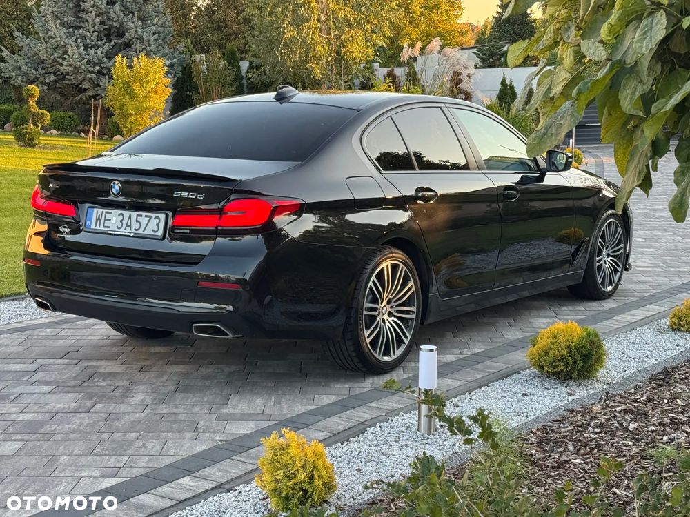 BMW Seria 5 520d xDrive - 11