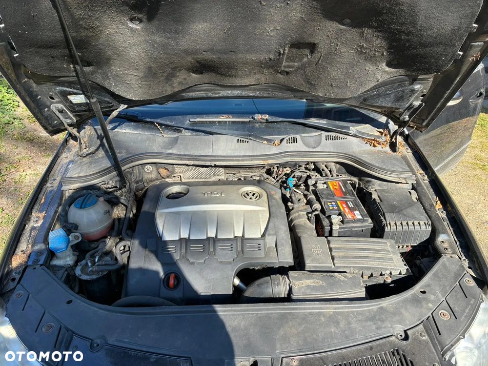 Volkswagen Passat 2.0 TDI DPF Highline - 16