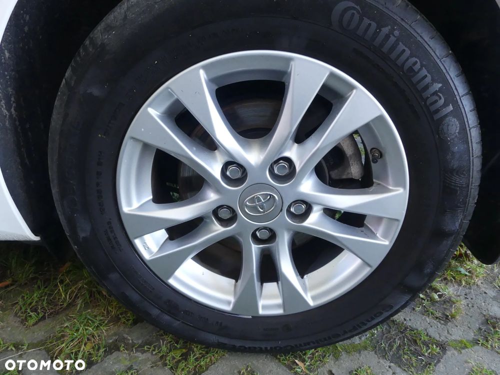 Toyota Auris 1.33 VVT-i Comfort - 14