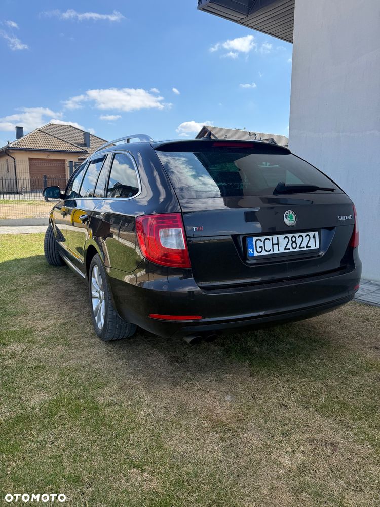 Skoda Superb 2.0 TDI Business DSG - 3