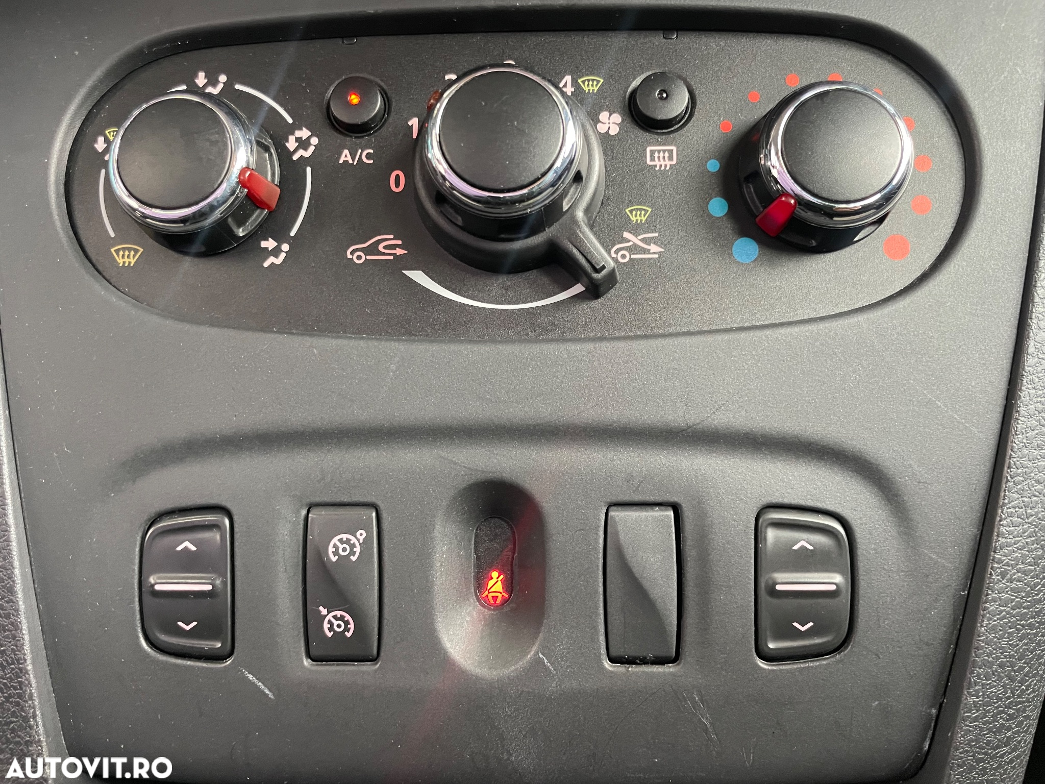 Dacia Logan MCV 0.9 TCe 90 CP Prestige - 17