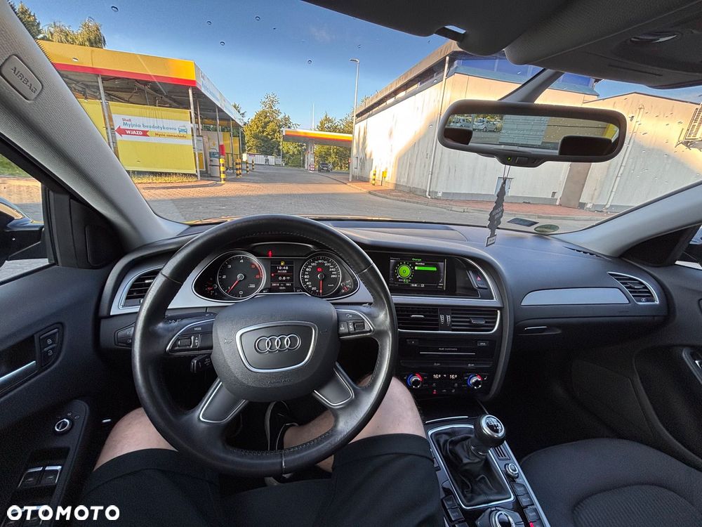 Audi A4 Limousine - 13