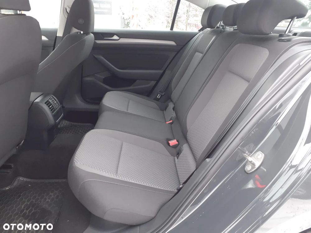 Volkswagen Passat - 23