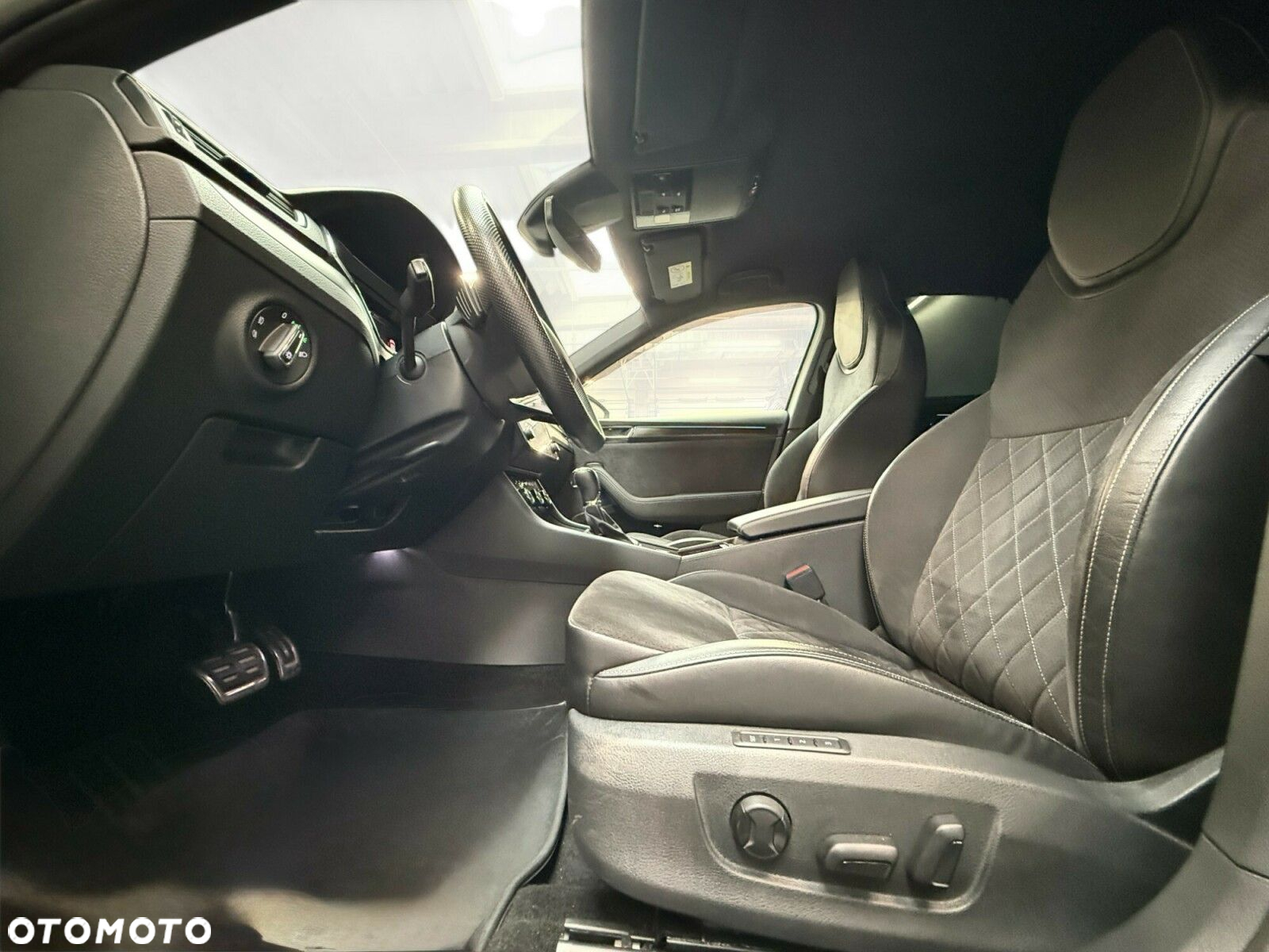 Skoda Superb 2.0 TSI Sportline DSG - 18