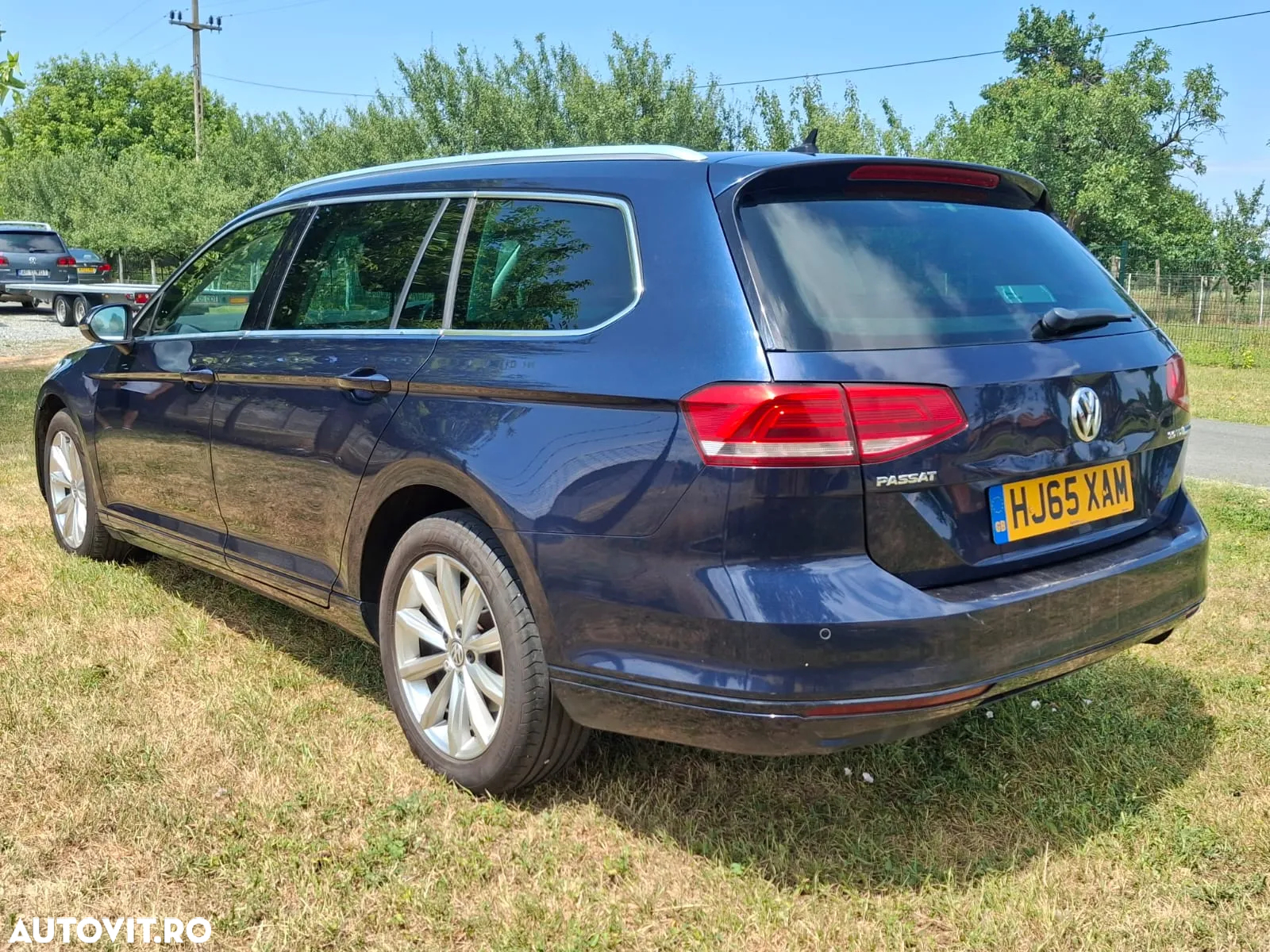 Volkswagen Passat - 4