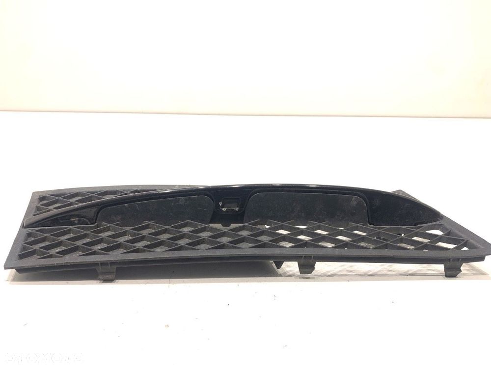 KRATKA ZDERZAKA PRAWY PRZÓD  BMW 5 (F10) 2009 - 2016 520 d 135 kW [184 KM] olej napędowy 2010 - - 2