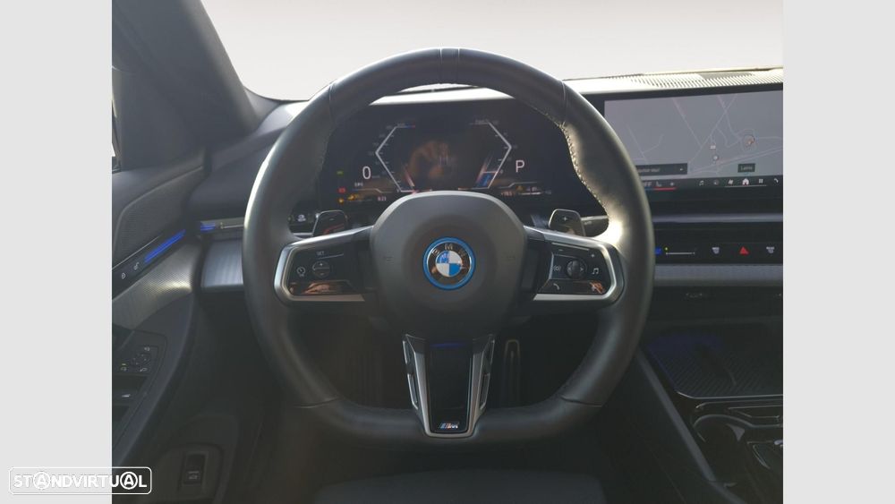 BMW 530 e Pack Desportivo M - 12