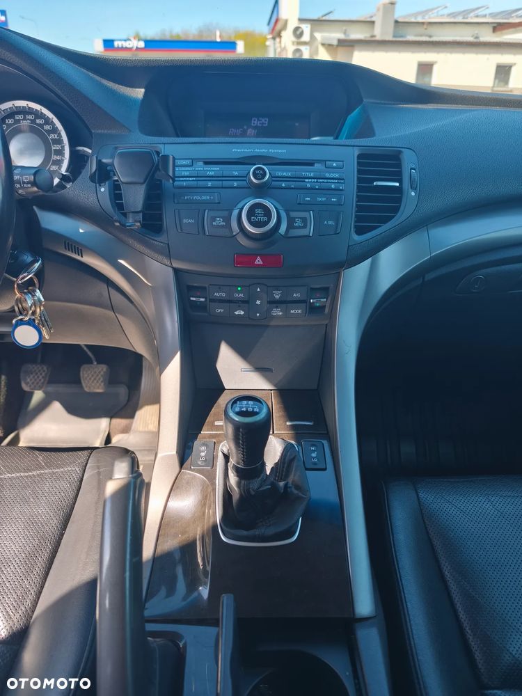 Honda Accord 2.0 Executive - 11