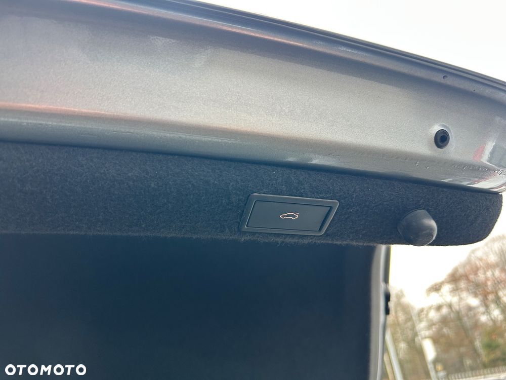 Skoda Superb 2.0 TDI SCR L&K DSG - 11