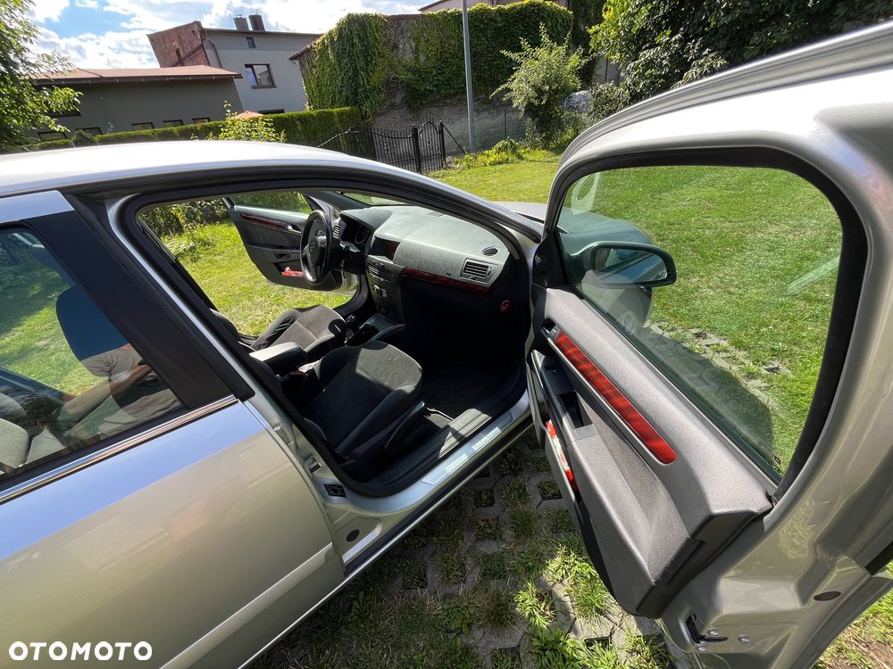 Opel Astra 1.6 Cosmo - 22