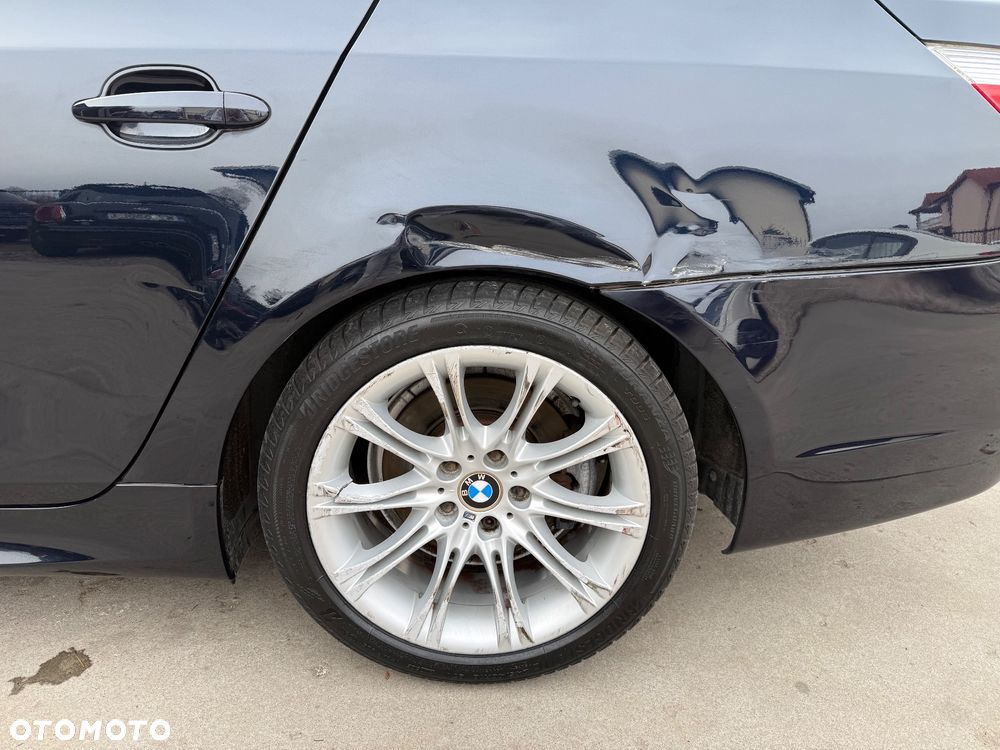 BMW Seria 5 523i - 24